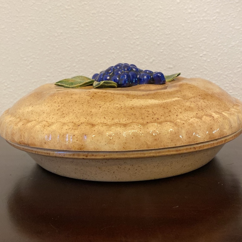 Sweetbriar Farm Vintage Large Ceramic Hand Painted Pie Keeper Plate - Picture 4 of 11